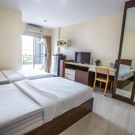 Central Place Serviced Apartment Чонбури Екстериор снимка