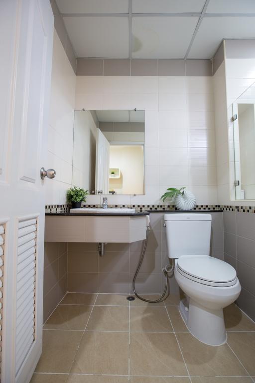 Central Place Serviced Apartment Чонбури Екстериор снимка